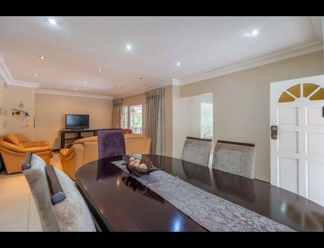 3 BEDROOM HOUSE FOR SALE IN DAWNCLIFFE